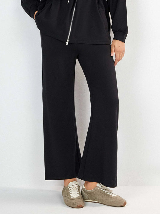 Pantalón largo pata ancha
