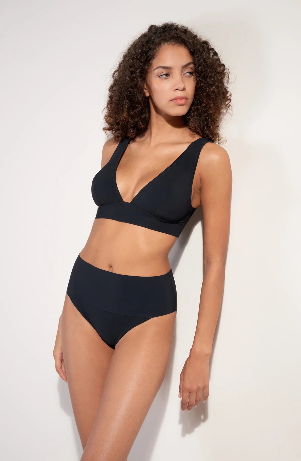 TOP BIQUINI NEGRO SUE