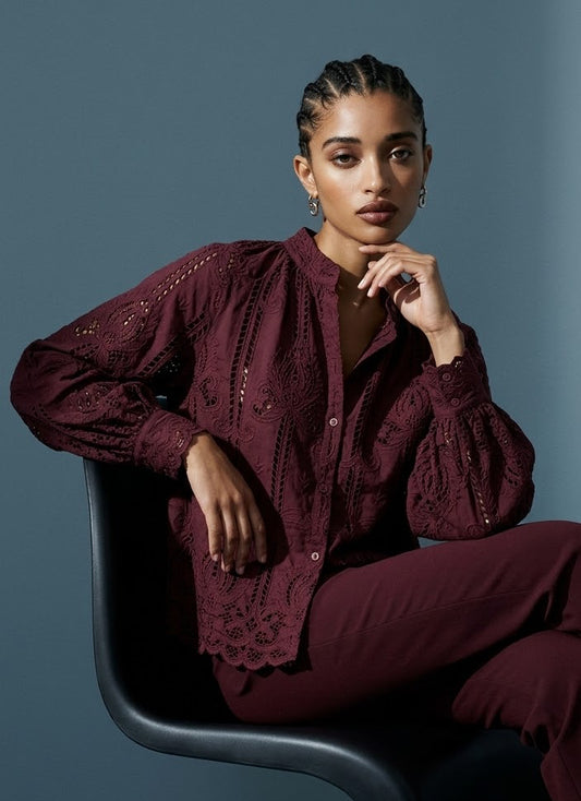 Camisa bordada calada de estilo romántico - flanesyfresones