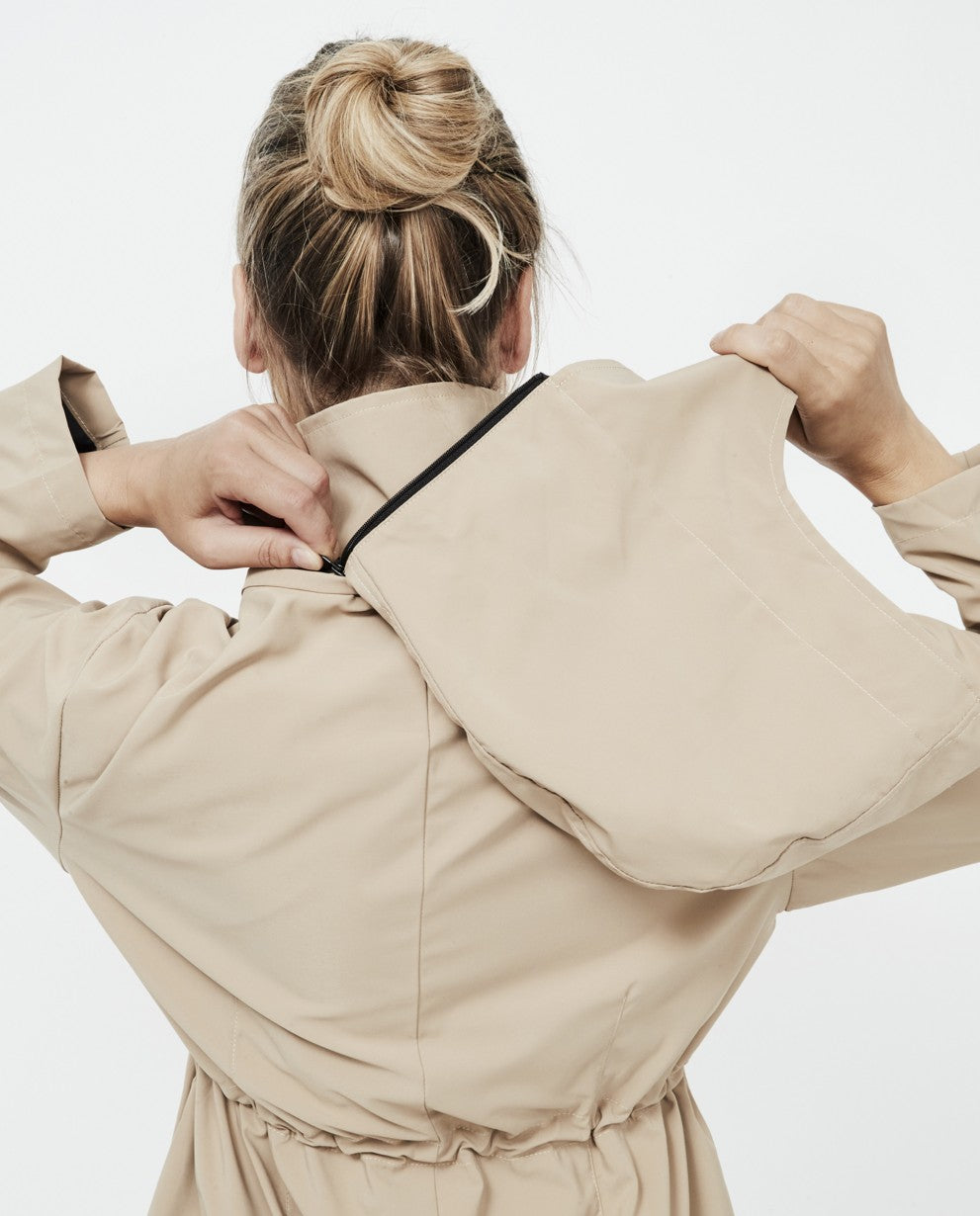 Chaqueta cortavientos camel
