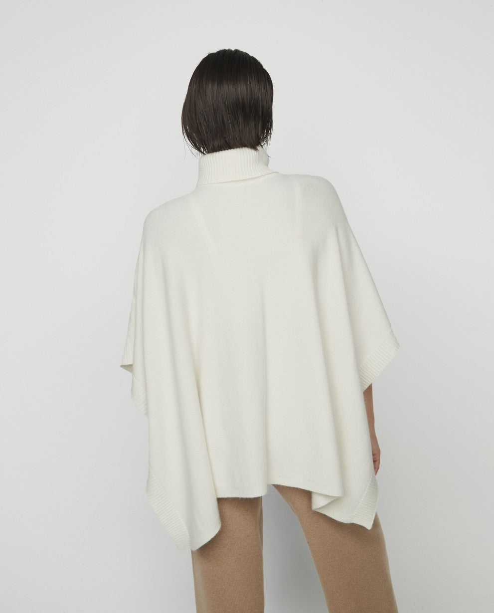 Poncho blanco
