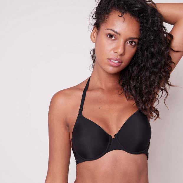Sujetador negro efecto natural sin relleno de Simone Perele. Flanes y Fresones tienda de corsetería en Sitges