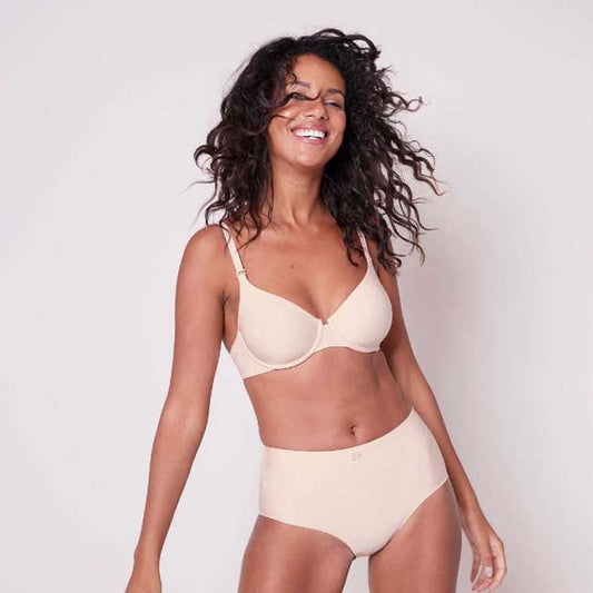 Sujetador efecto natural sin relleno de Simone Perele. Flanes y Fresones tienda de corsetería en Sitges