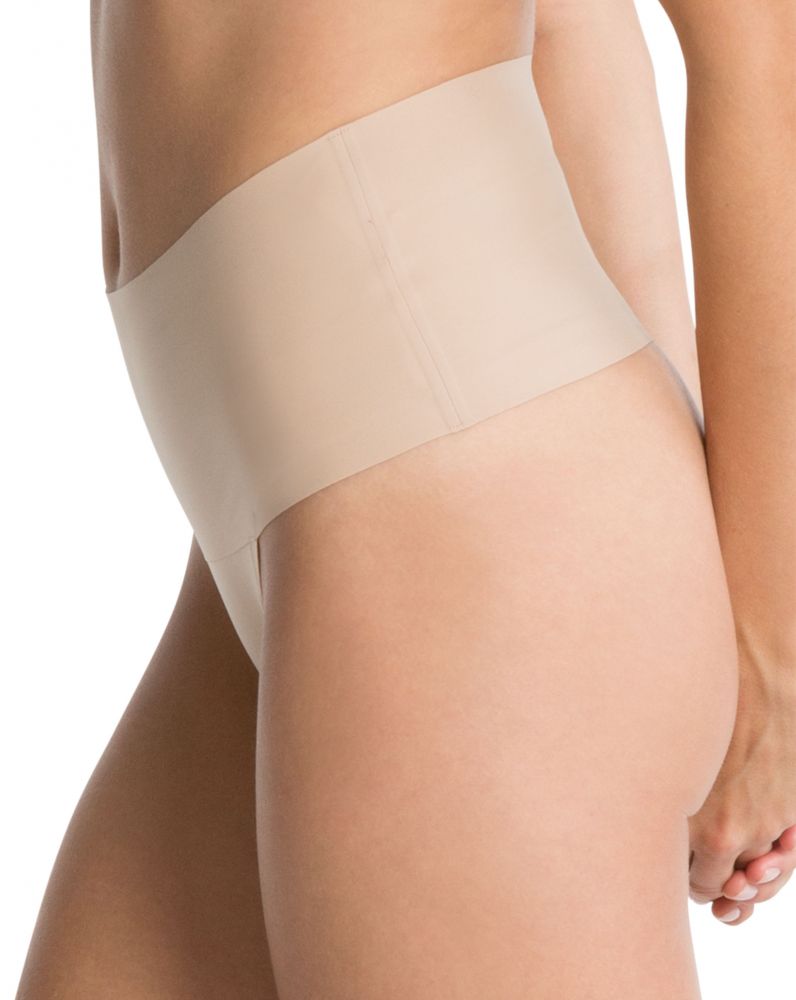SP0115 SPANX Tanga moldeador Sitges Flanes y Fresones