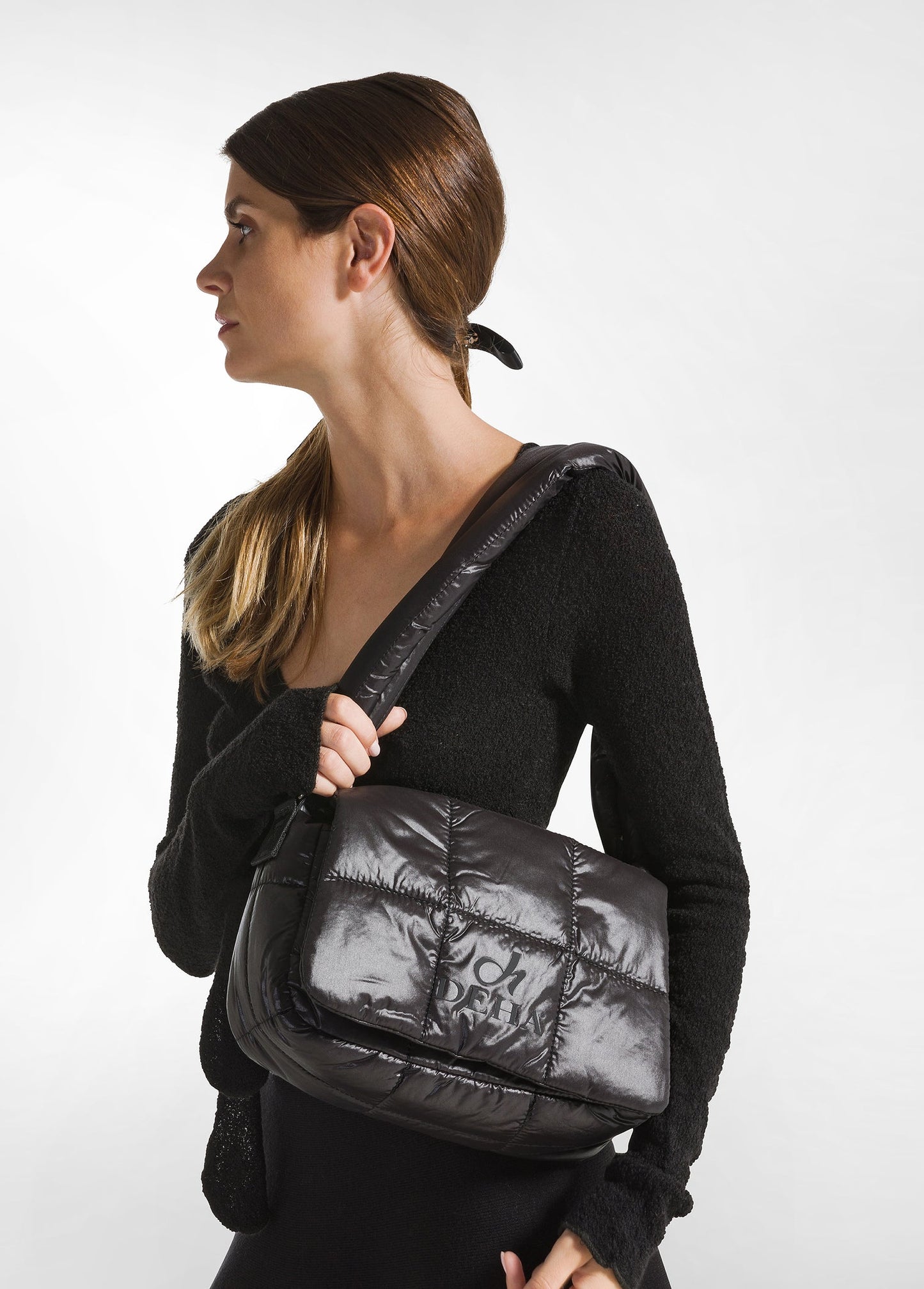 QUILTED HAND BAG BLACK