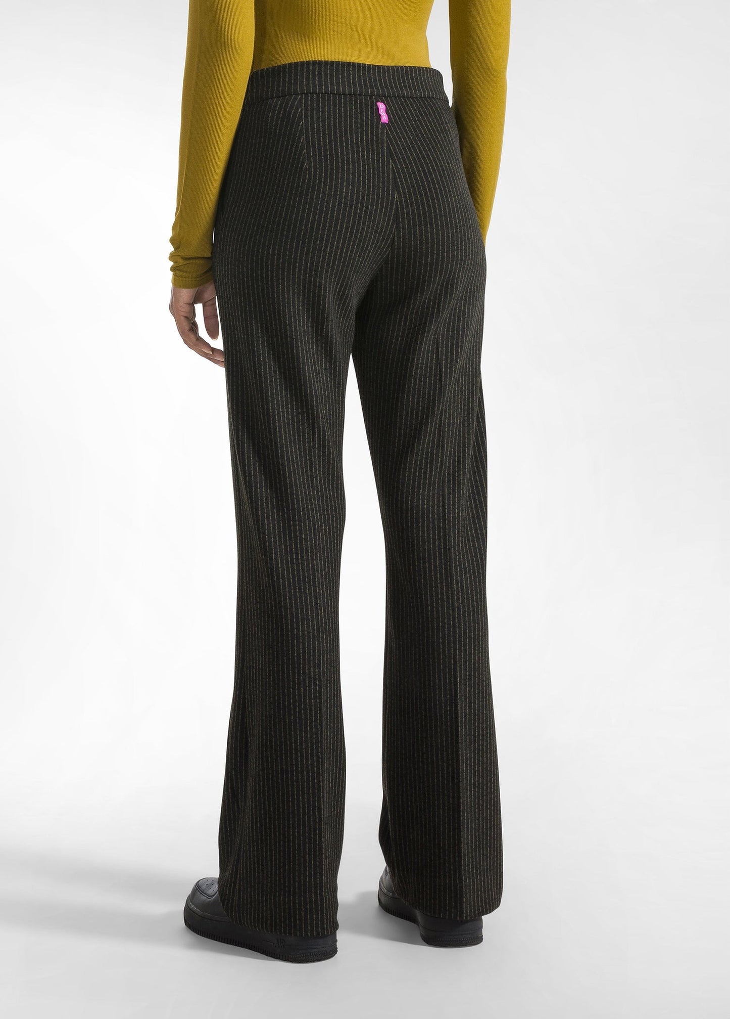 Pantalón gris