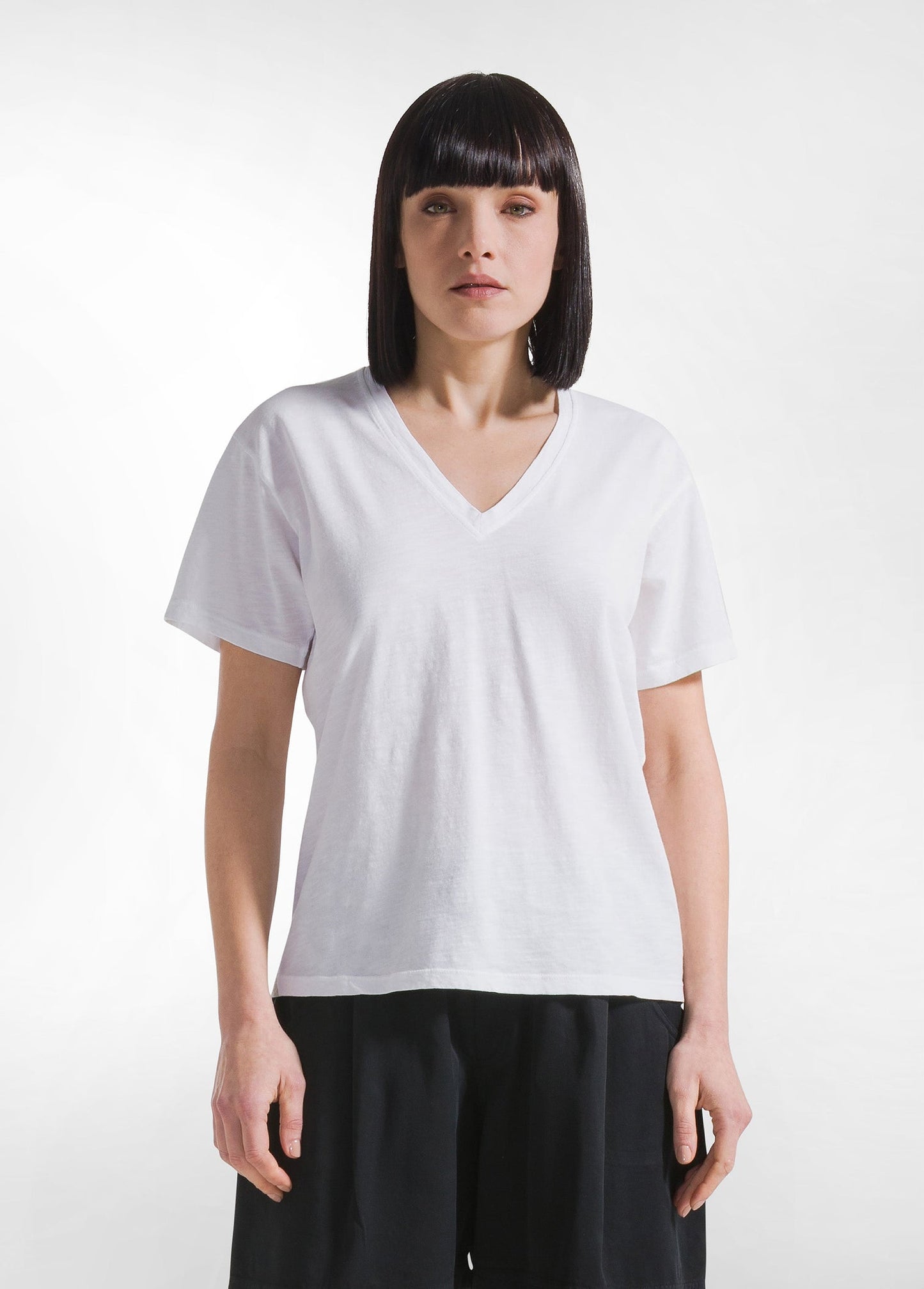 Camiseta blanca de cuello ancho - flanesyfresones
