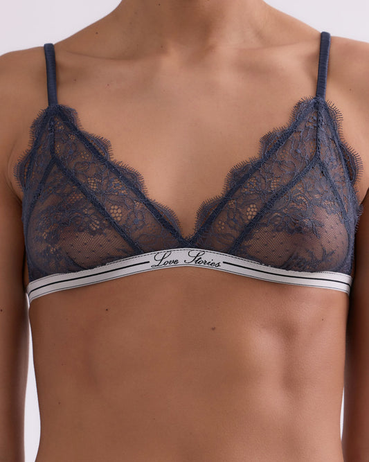 LOVE LACE
Delicado bralette triangular