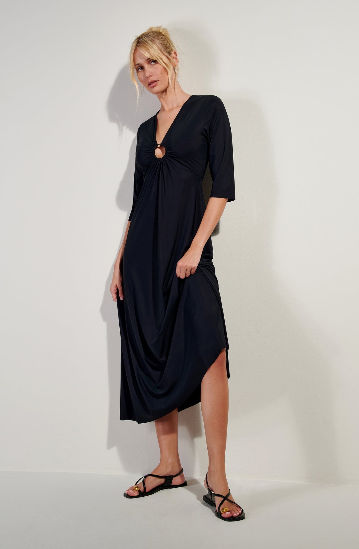 CARMENN -Vestido negro - flanesyfresones