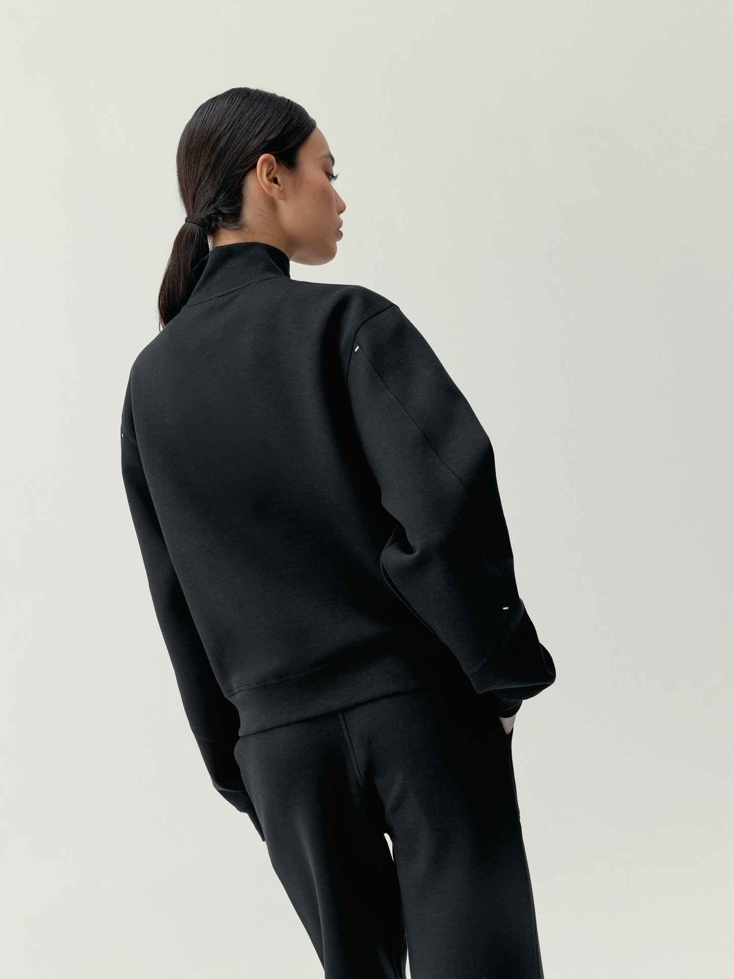 BLOOM BLACK SWEATSHIRT