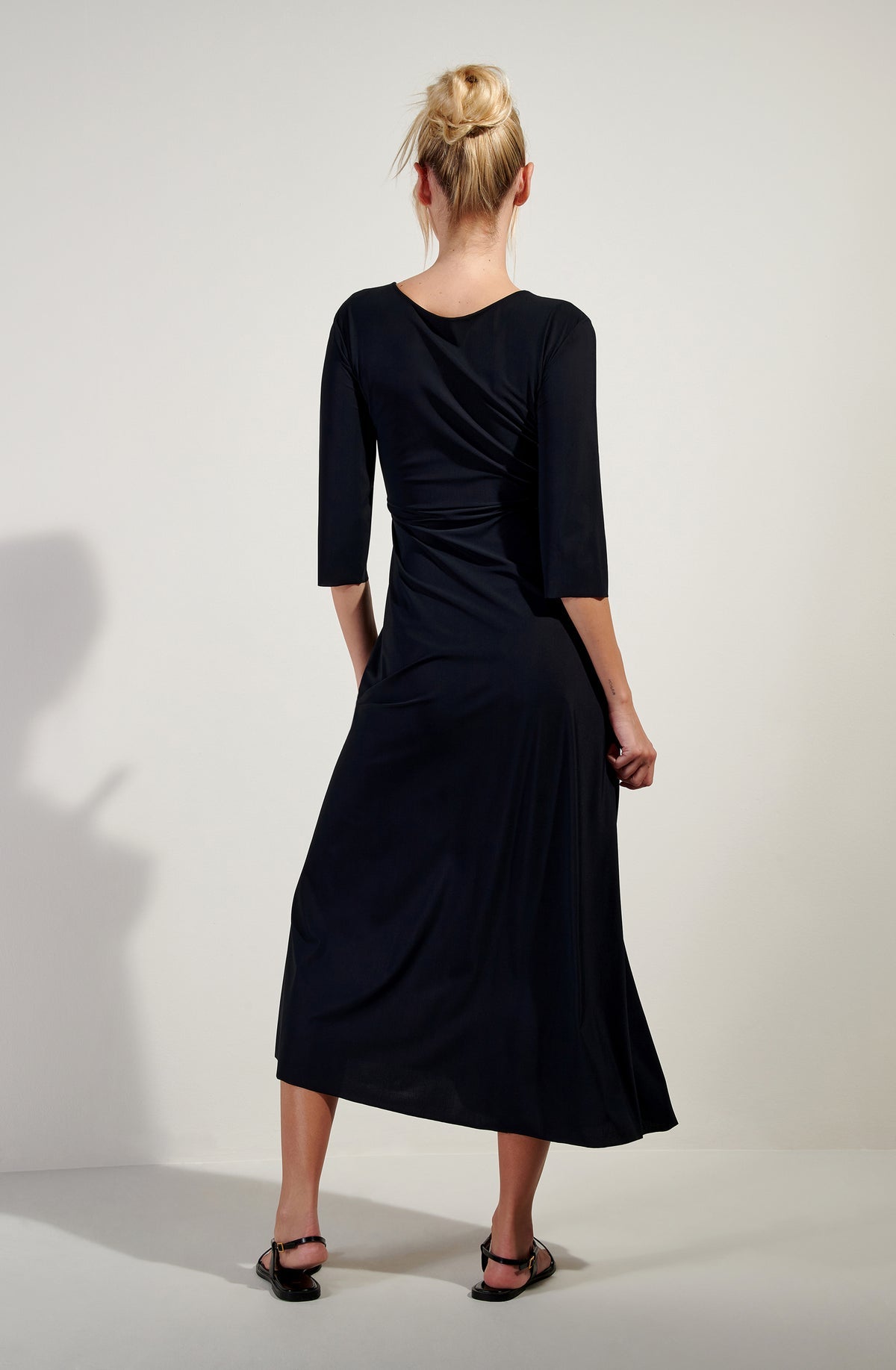 CARMENN -Vestido negro - flanesyfresones