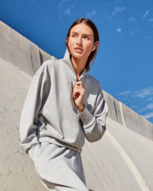 Sudadera gris