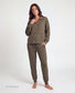 Chaqueta cremallera y pantalon gris