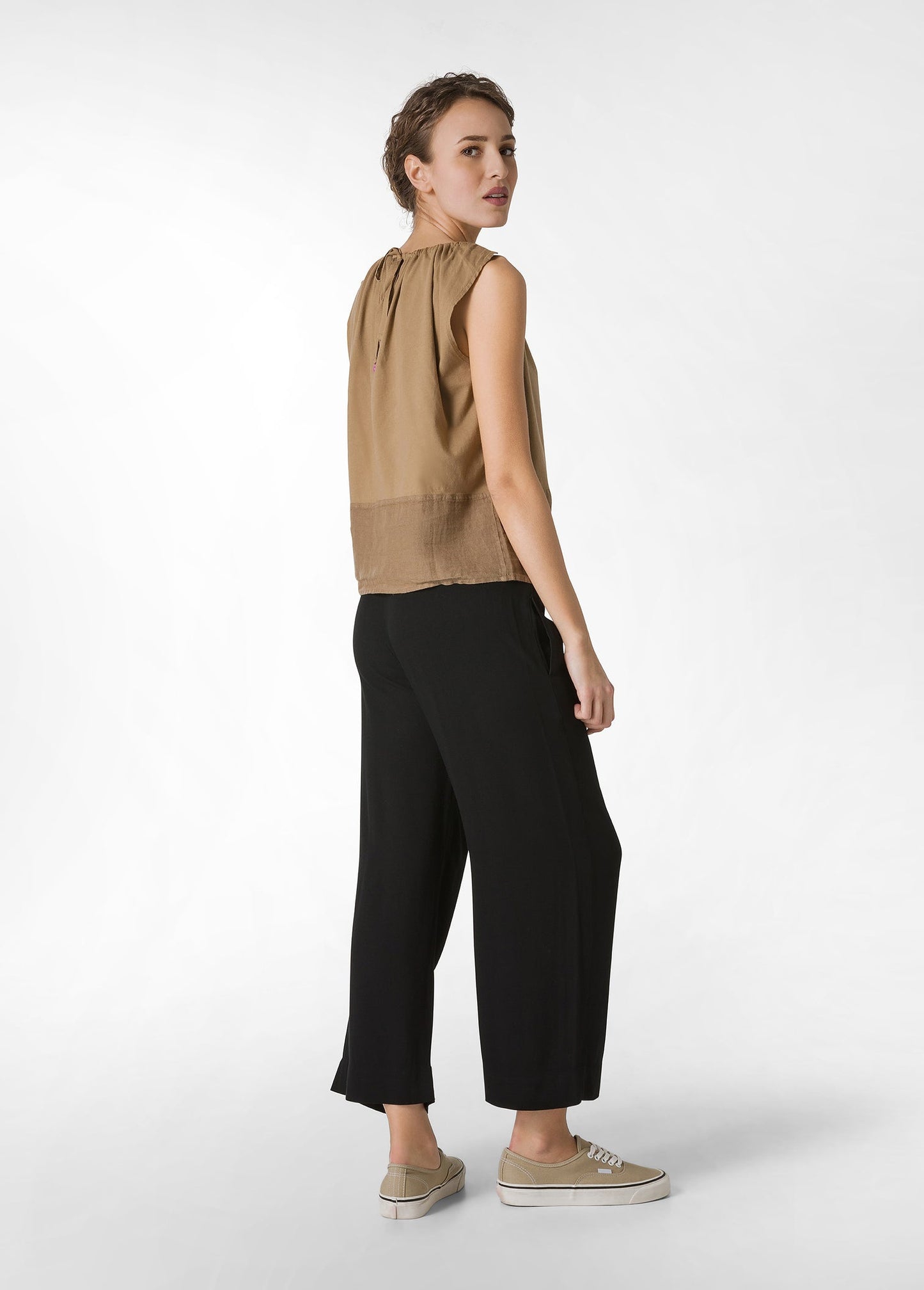 BLOUSE WITH BROWN LINEN INSERT