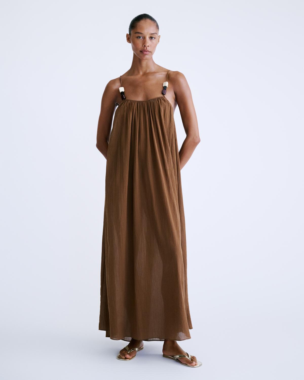 APRICOT
Vestido largo y vaporoso