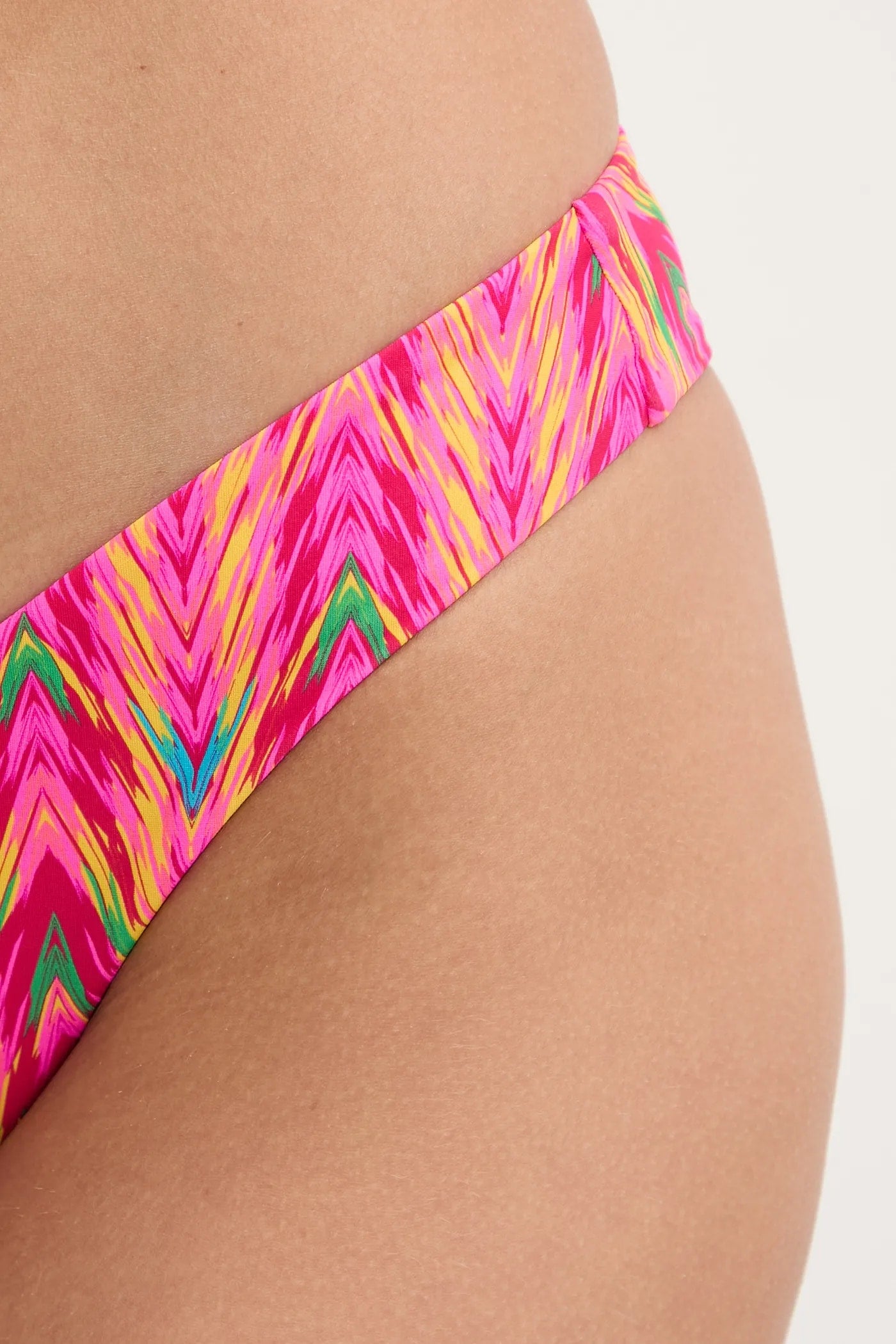 Braguita bikini fucsia brasileña - flanesyfresones