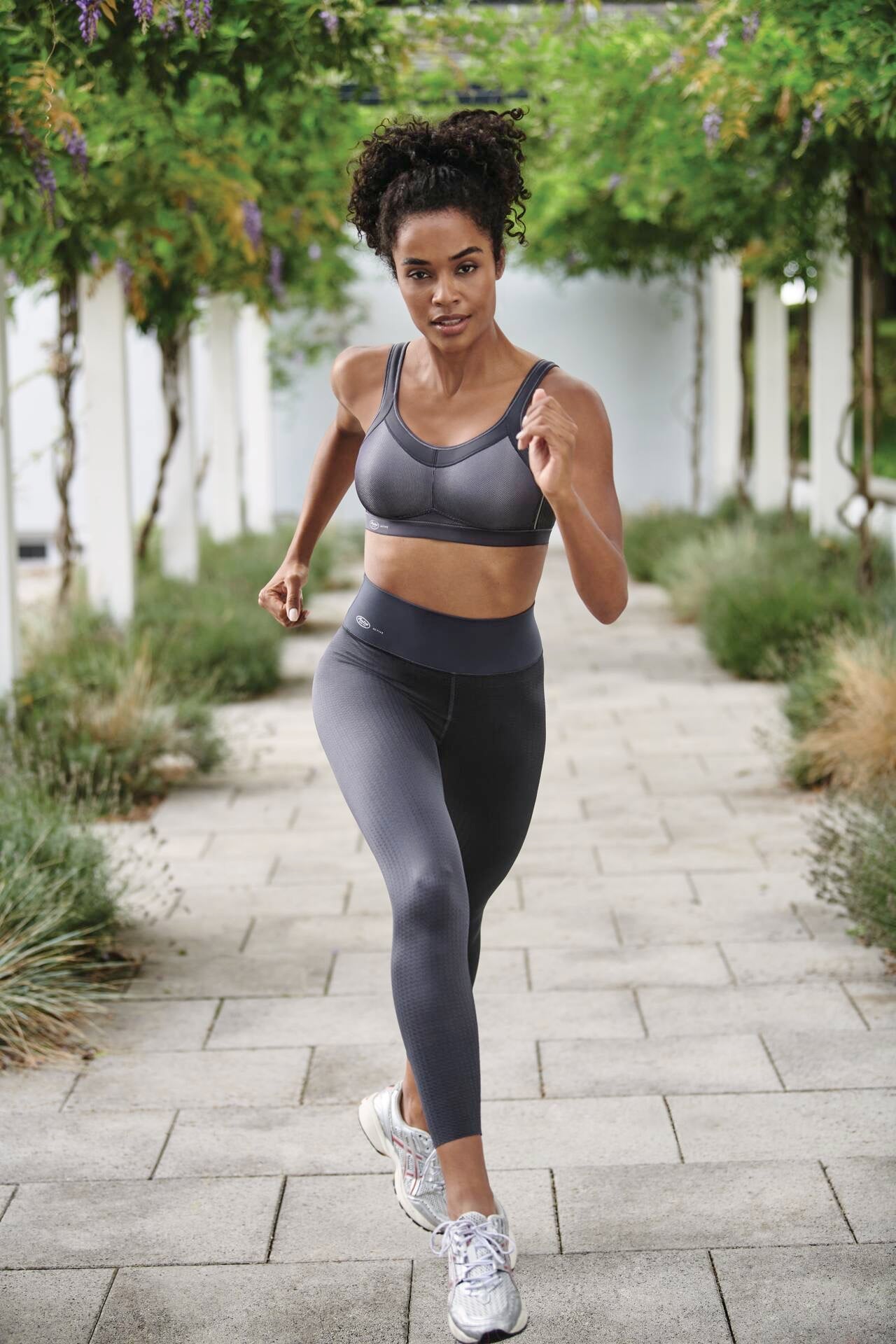 Sujetador deportivo preformado