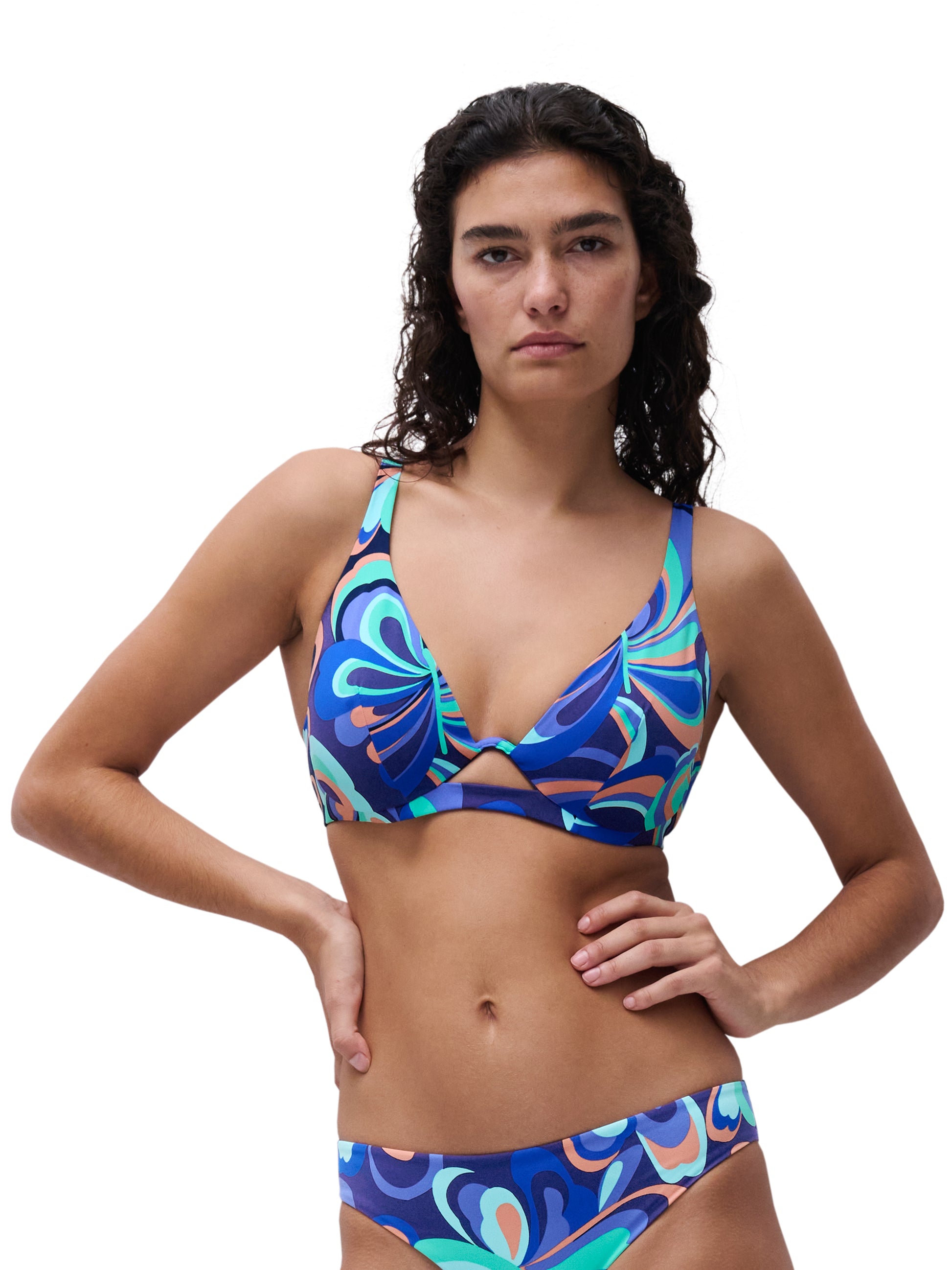 Top bikini con aro escote profundo multiposición Chantelle - flanesyfresones