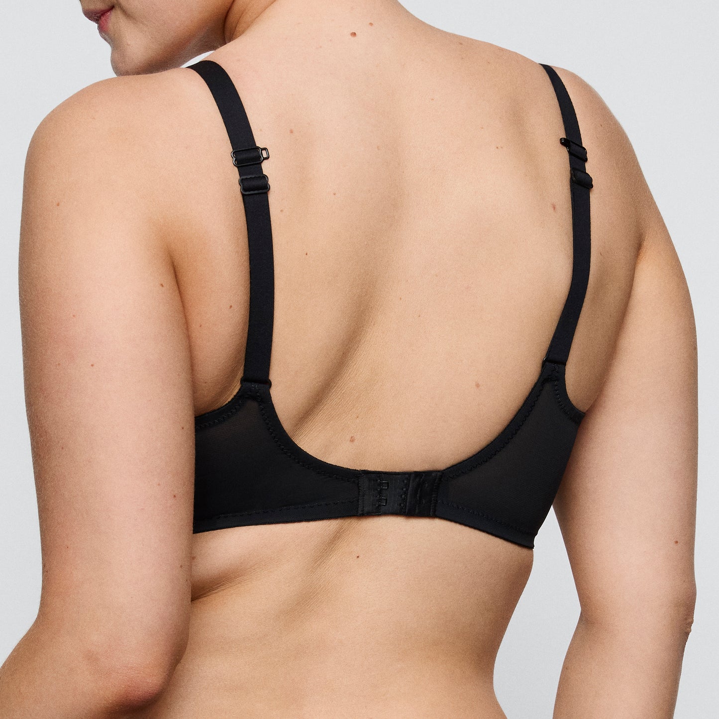 Sujetador negro Twist Sheary