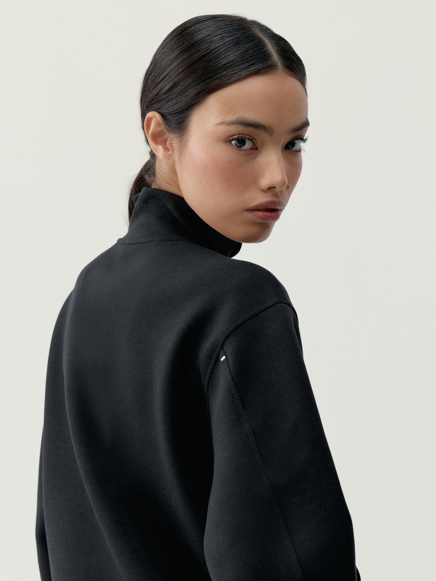 BLOOM BLACK SWEATSHIRT