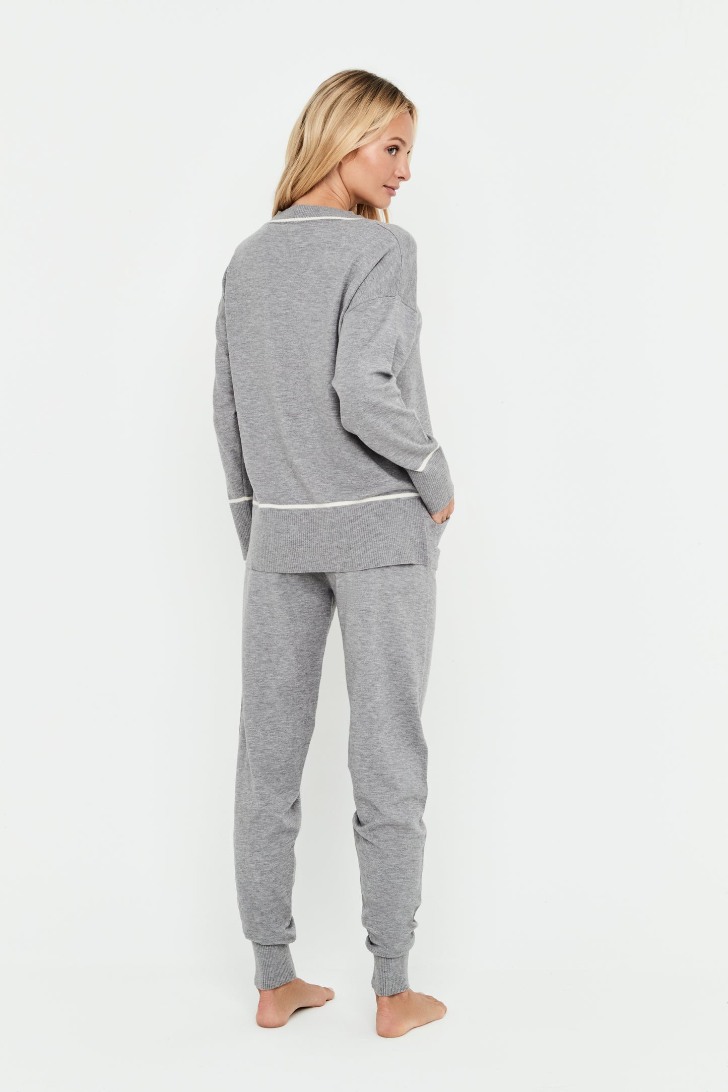 Conjunto Punto Escote Redondo Gris