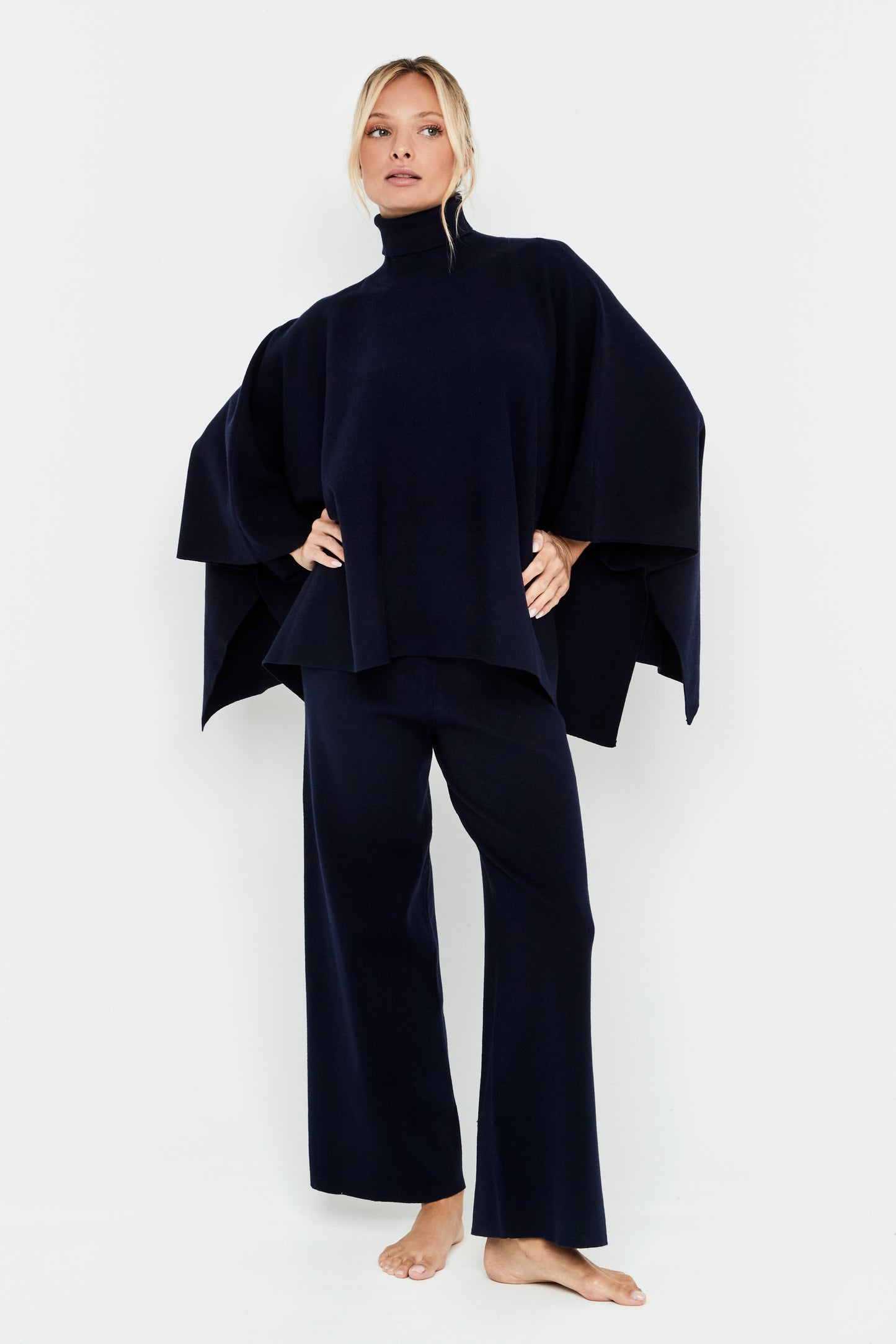 Conjunto Punto Poncho Azul Marino
