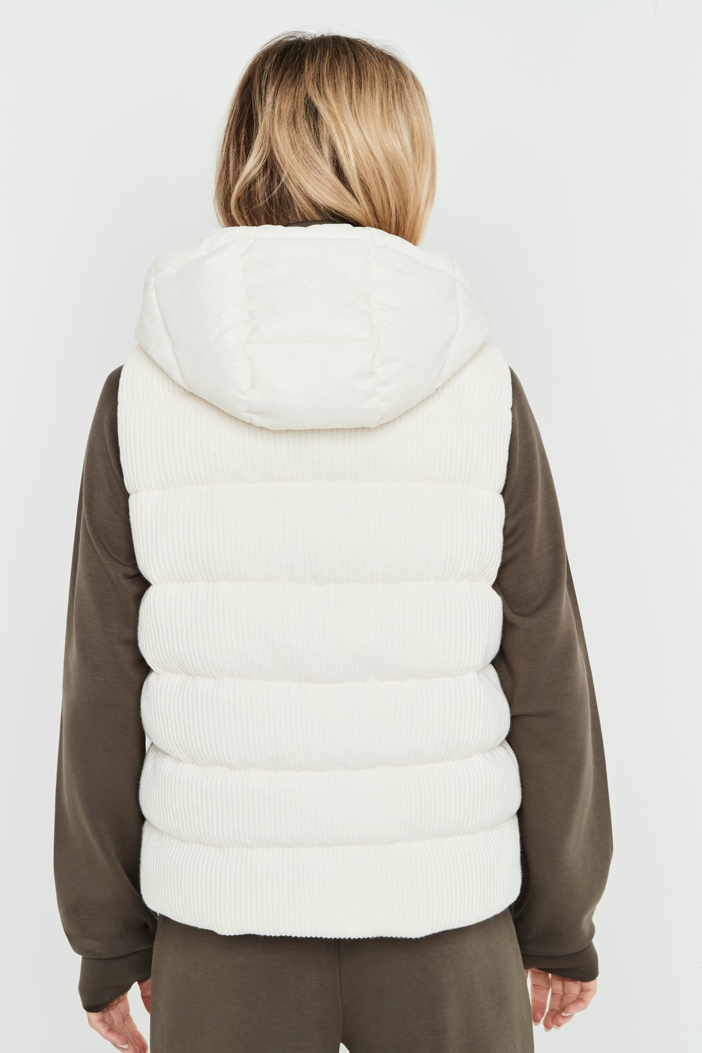 Chaleco Acolchado Capucha Crema