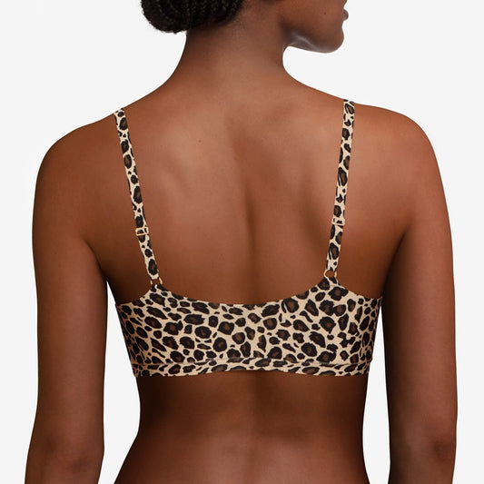 Top animal print efecto segunda piel confeccionado con un tejido elástico.